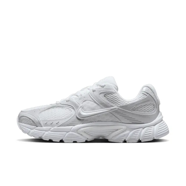 Nike V5 RNR Women's Shoes - White - Recycled Content Minimum