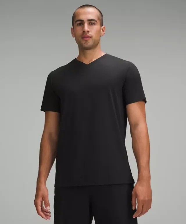 lululemon IE lululemon – Men's Fundamental V-Neck T-Shirt – Color Black – Size XS