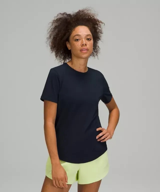 lululemon IE lululemon – Women's Love Curved-Hem Crewneck T-Shirt – Color Blue – Size 8