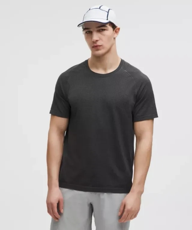 lululemon IE lululemon – Men's Metal Vent Tech Short-Sleeve Shirt – Color Grey/Black – Size S