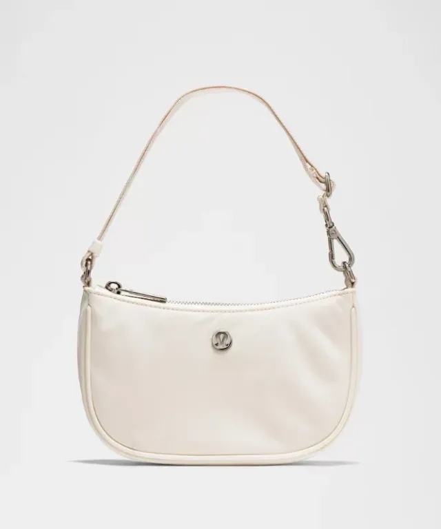 lululemon IE lululemon – City Essentials Mini Shoulder Bag 1L – Color White