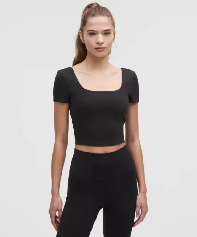 lululemon IE lululemon – Women's Wunder Under SmoothCover Square-Neck T-Shirt – Color Black – Size 8