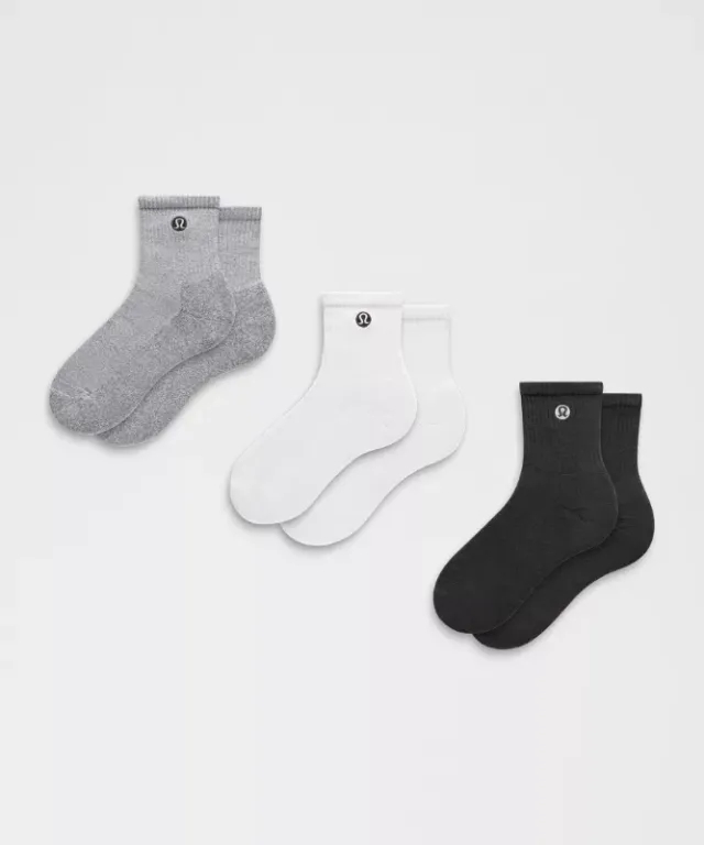 lululemon IE lululemon – Men's Unisex Daily Essential Quarter Socks 3 Pack – Color White/Light Grey/Black – Size XL
