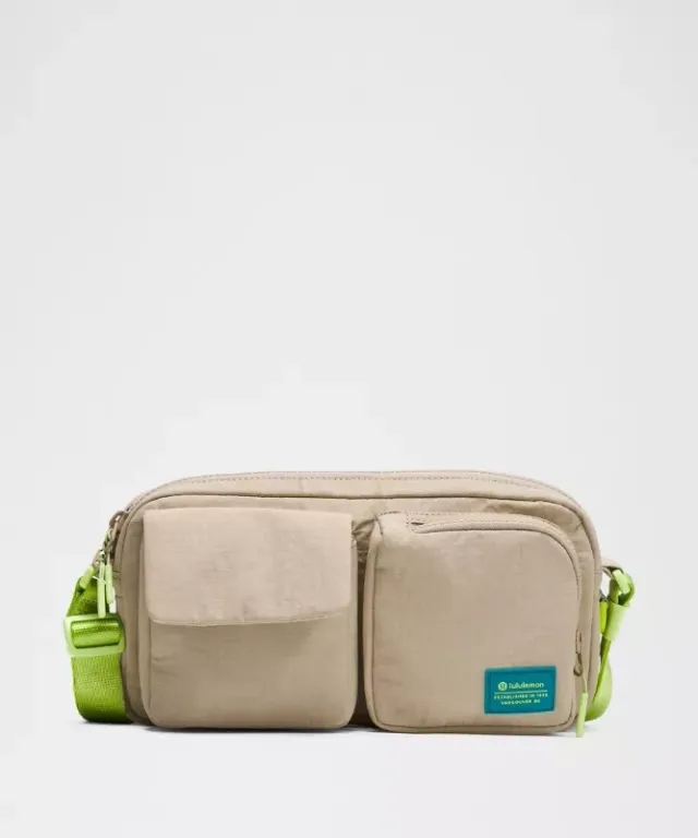 lululemon IE lululemon – Multi-Pocket Crossbody Bag 2.5L – Color Khaki
