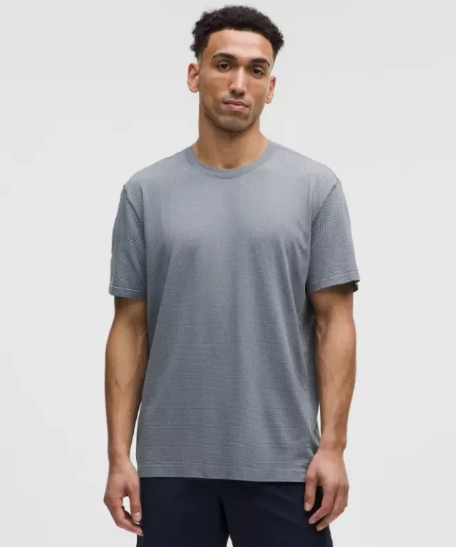 lululemon IE lululemon – Men's Metal Vent Tech Relaxed-Fit Short-Sleeve Shirt – Color Grey – Size 2XL