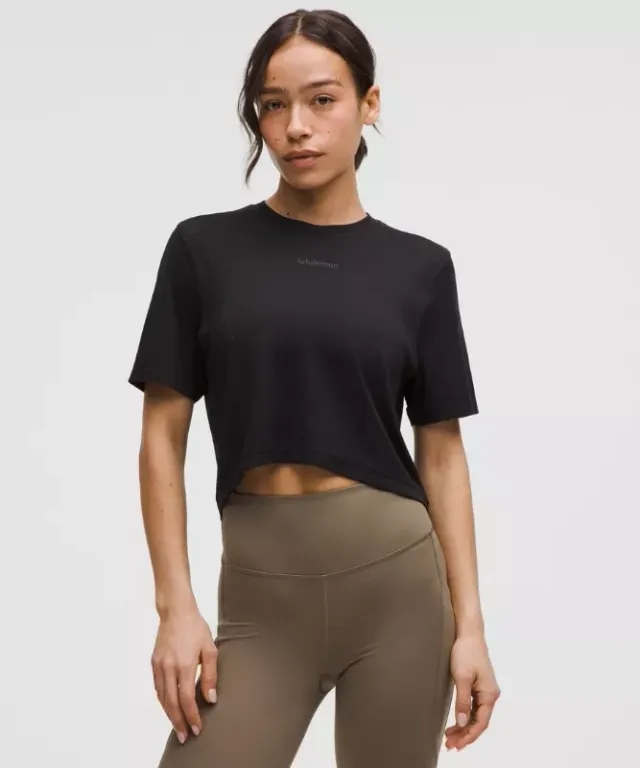 lululemon IE lululemon – Women's Swiftly Cropped Oversized T-Shirt – Color Black – Size 8