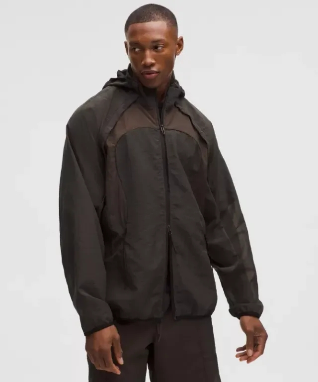 lululemon IE lululemon – Men's 2-in-1 Transformable Jacket SLNSH Collection – Color Grey – Size 2XL