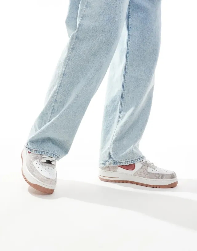 Nike Air Force 1 Trainers In White And Snake