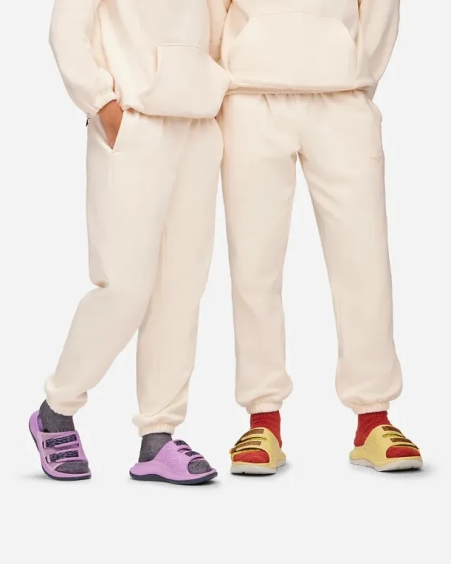 Hoka One One HOKA Essential Jogger in Eggnog