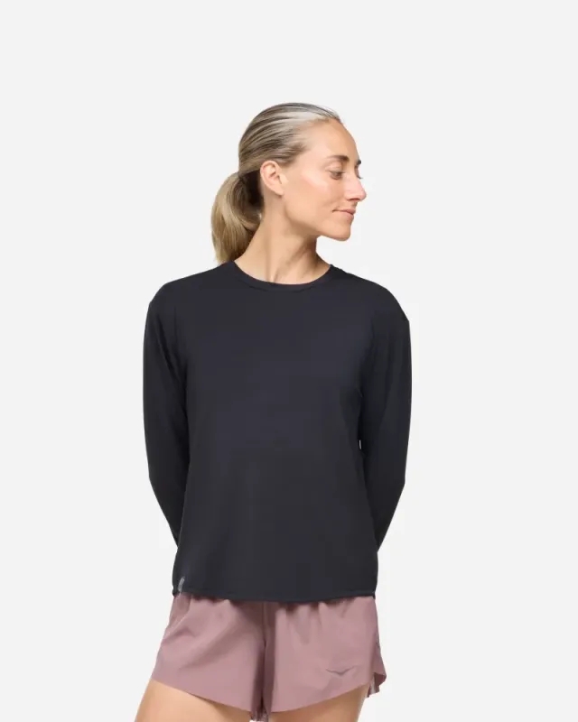 Hoka One One Women's HOKA Essential LS T-Shirt in Black