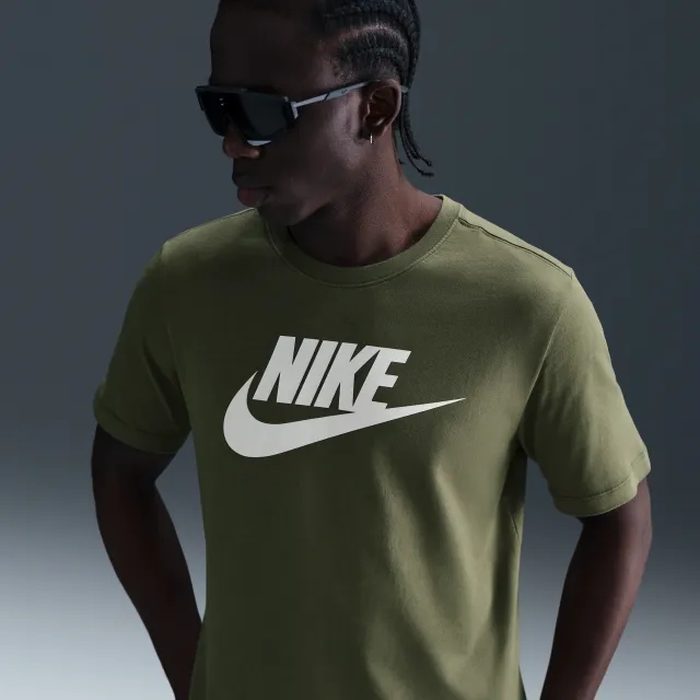 Nike Sportswear Men's T-Shirt - Green - Cotton