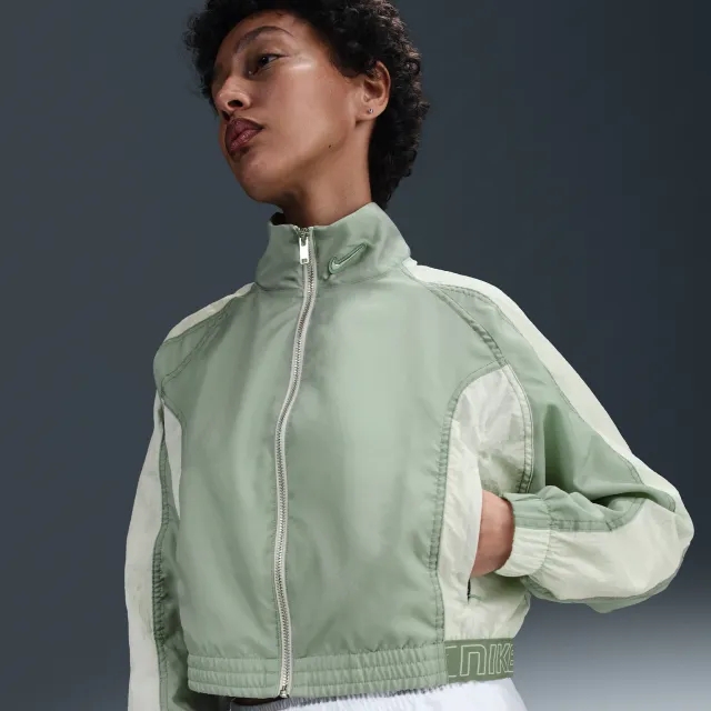 Nike Sportswear Women's Woven Jacket - Green - Polyester