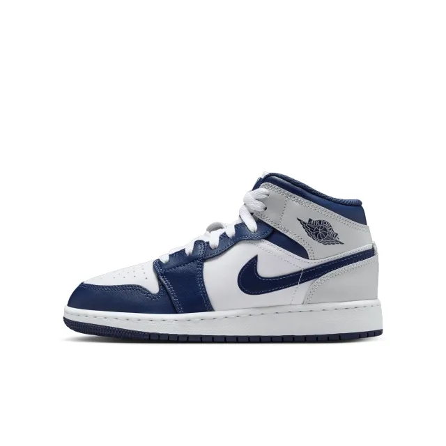 Nike Jordan Nike Air Jordan 1 Mid Older Kids' Shoes - White