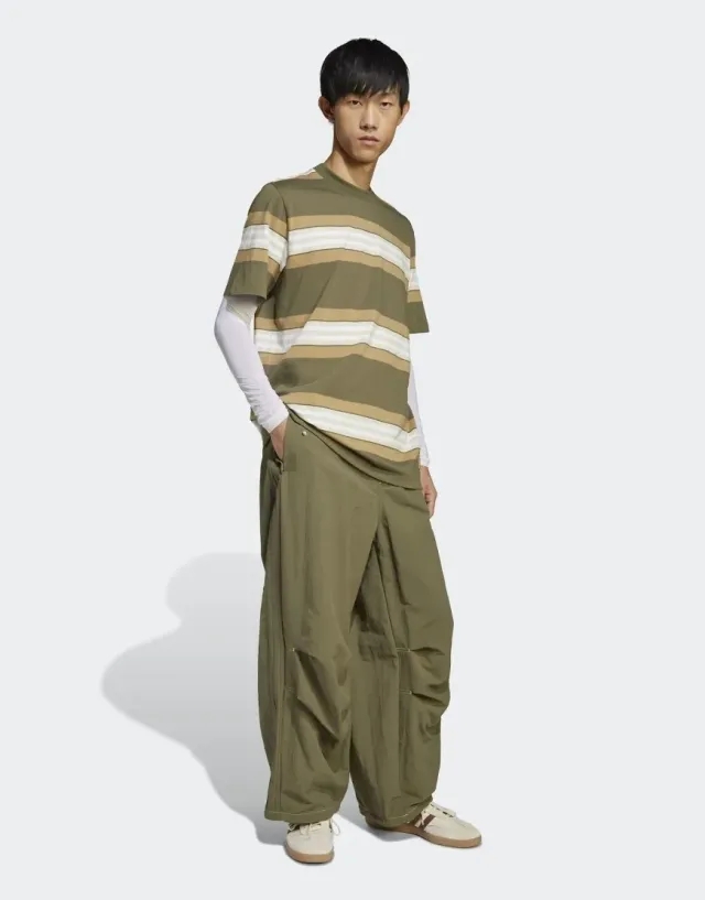 Adidas Originals Graphic Tee In Olive Strata-Green