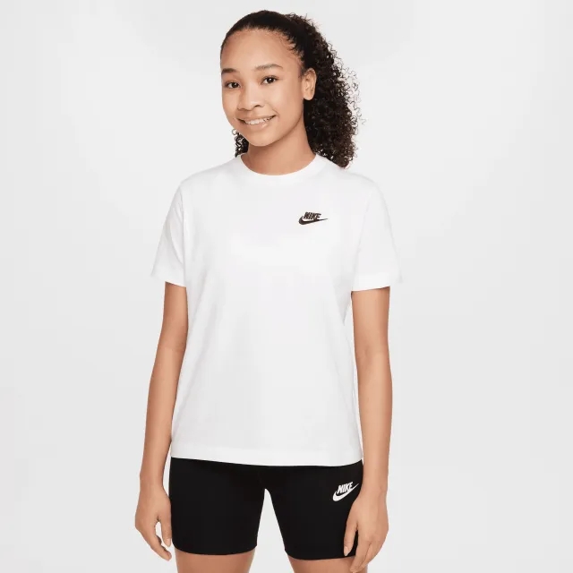 Nike Sportswear Older Kids' T-Shirt (Extended Size) - White