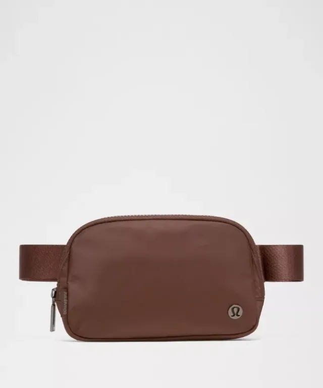 lululemon – Everywhere Belt Bag with Long Strap 1L – Color Brown