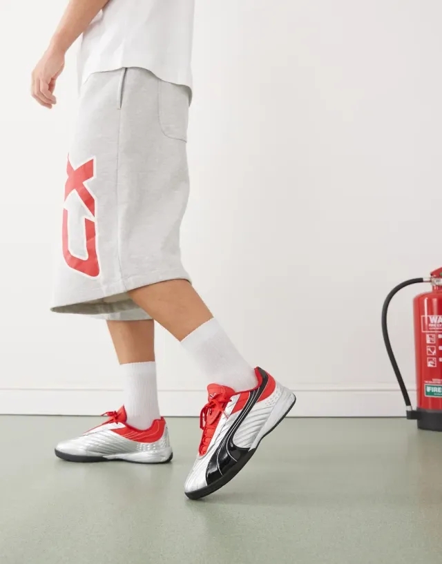 Puma V1per Trainers In Silver & Red