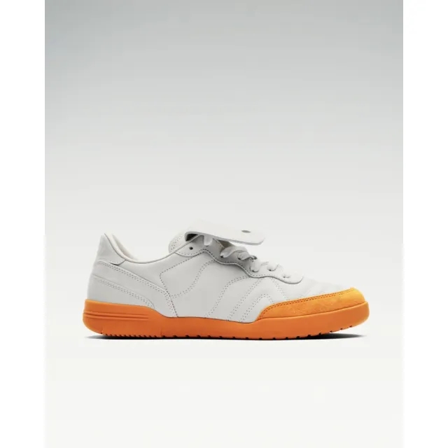 Saucony - 586i S in Cream