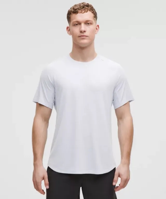 lululemon – Men's License to Train Short-Sleeve Shirt – Color Blue – Size 3XL