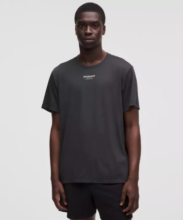 lululemon – Men's Lightweight Knit Workout Short-Sleeve Shirt – Color Black/Grey – Size L