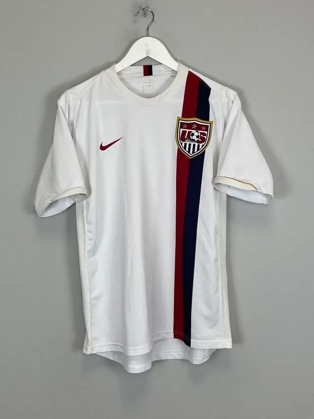 CULT KITS - 2006/08 USA HOME SHIRT (M) NIKE