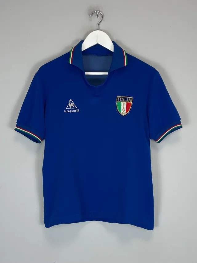 CULT KITS - 1984 ITALY HOME SHIRT (S) LE COQ