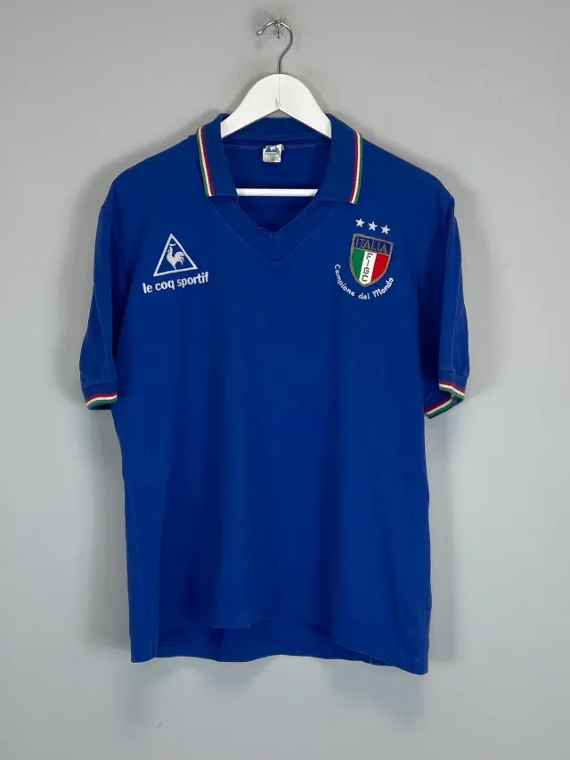 CULT KITS - 1982 ITALY *CHAMPIONS* HOME SHIRT (M) LE COQ SPORTIF