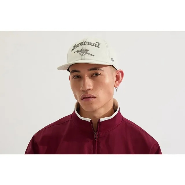 Arsenal 47 North London Gothic Cream Cannon Cap, Multicolor