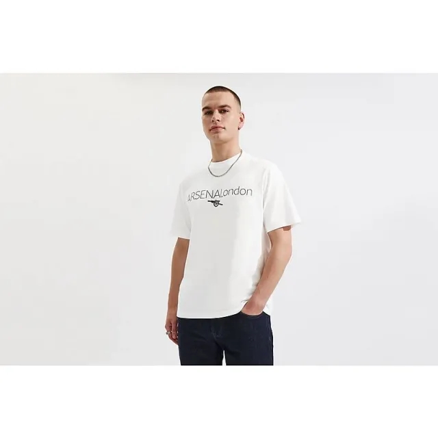 Arsenal London White Graphic T-Shirt, Multicolor