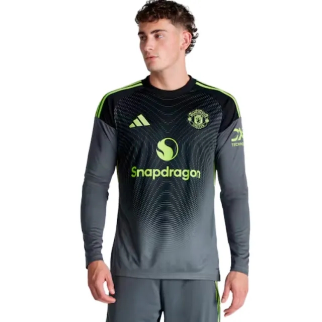 Manchester United 25/26 Goalkeeper Long Sleeve Shirt