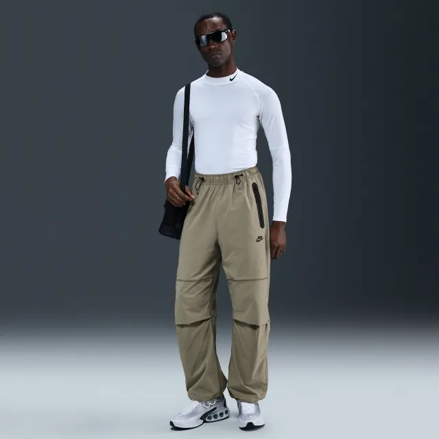 Nike Tech Men's Woven Oversized Trousers - Green - Nylon/Elastane