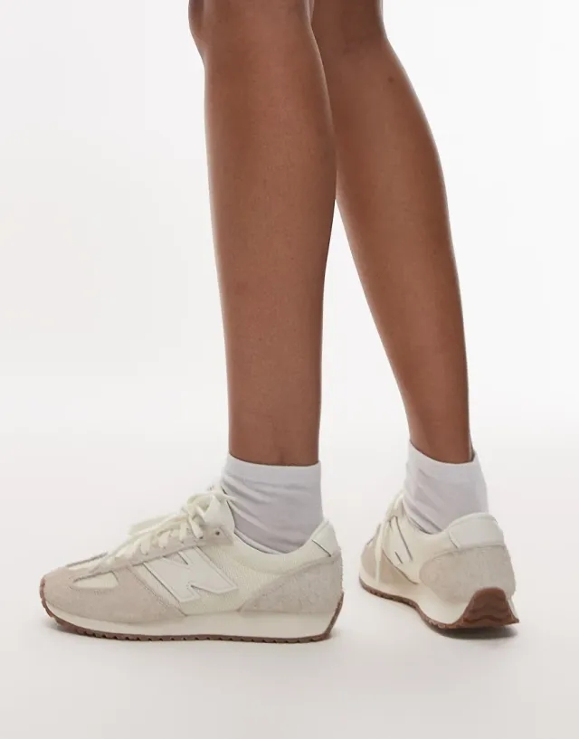New Balance Unisex 471 in Beige/White Suede/Mesh