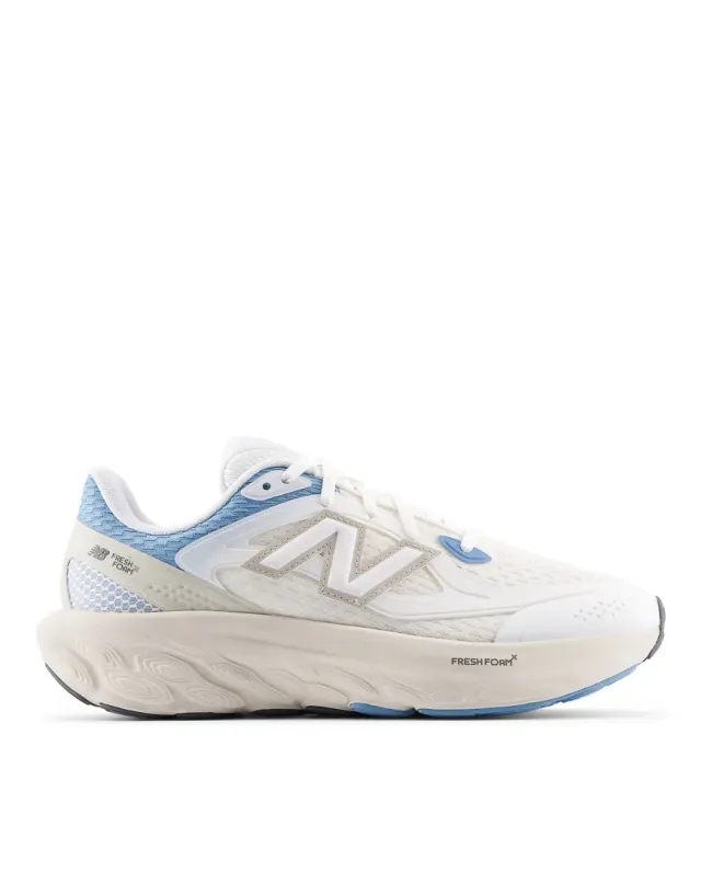 New Balance Men's 800 in White/Beige Mesh