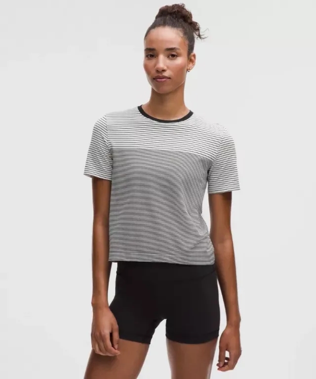 lululemon – Women's Seamless Classic-Fit Mariner Stripe T-Shirt – Color White/Black – Size L