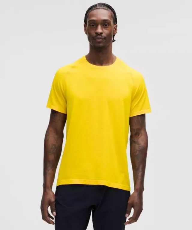 lululemon – Men's Metal Vent Tech Short-Sleeve Shirt – Color Yellow – Size L