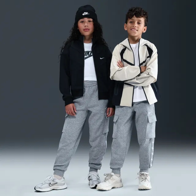 Nike Sportswear Club Fleece Older Kids' Cargo Trousers - Dark Grey Heather - Fleece