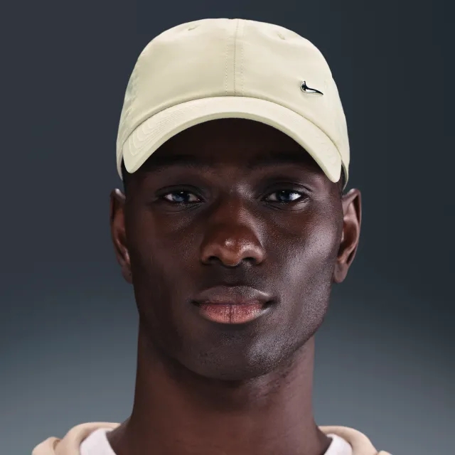 Nike Dri-FIT Club Unstructured Metal Swoosh Cap - Brown - Polyester