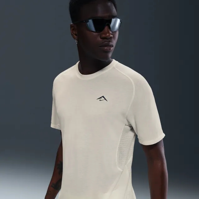 Nike Trail Solar Chase Men's Dri-FIT ADV Short-Sleeve Running Top - White - Polyester/Cotton