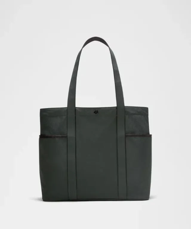 lululemon – Daily Multi-Pocket Tote Bag 20L – Color Green/Black