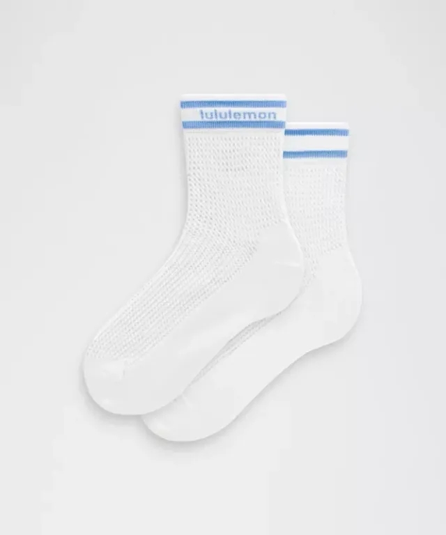 lululemon – Unisex Open Knit Quarter Socks – Color White – Size L