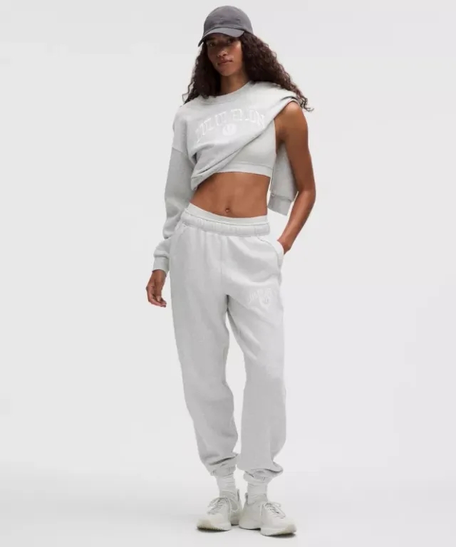 lululemon – Women's Scuba Mid-Rise Oversized Joggers Graphic – Color Light Grey/White – Size L