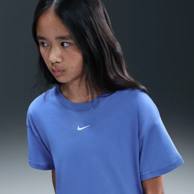 Nike Sportswear Essential Older Kids' (Girls') T-Shirt - Blue