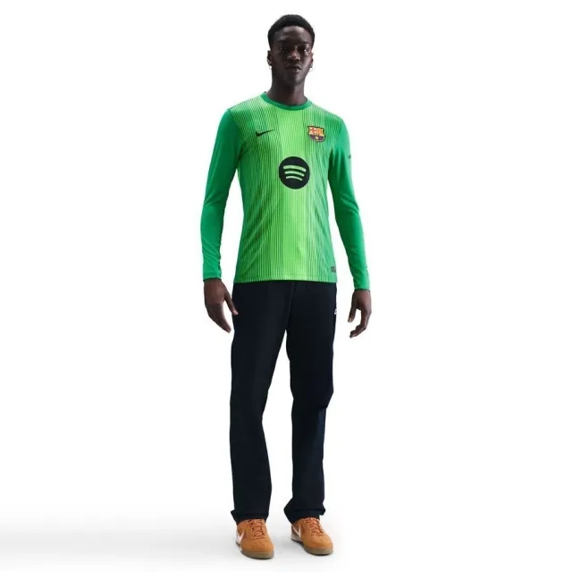 Barcelona Goalkeeper Shirt 2025/26 Long Sleeves - ['Green']