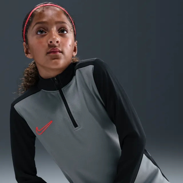 Nike Academy Older Kids' Dri-FIT Long-Sleeve 1/4-Zip Football Drill Top - Grey - Polyester