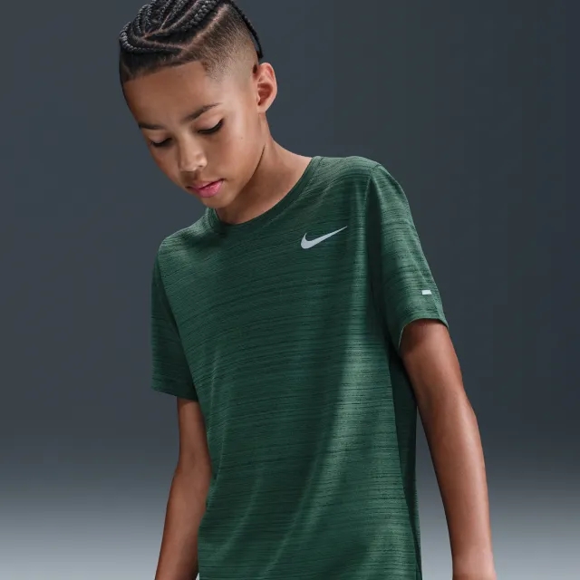 Nike Dri-FIT Miler Older Kids' (Boys') Training Top - Green - Sustainable Materials