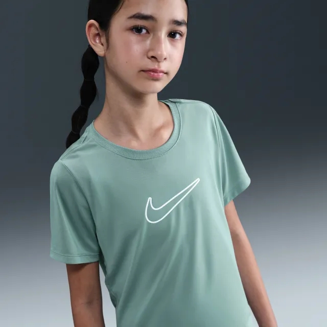 Nike One Fitted Older Kids' (Girls') Dri-FIT Short-Sleeve Top - Green - Recycled Polyester