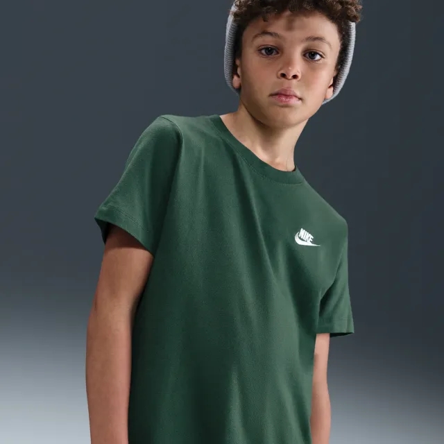 Nike Sportswear Older Kids' T-Shirt - Green