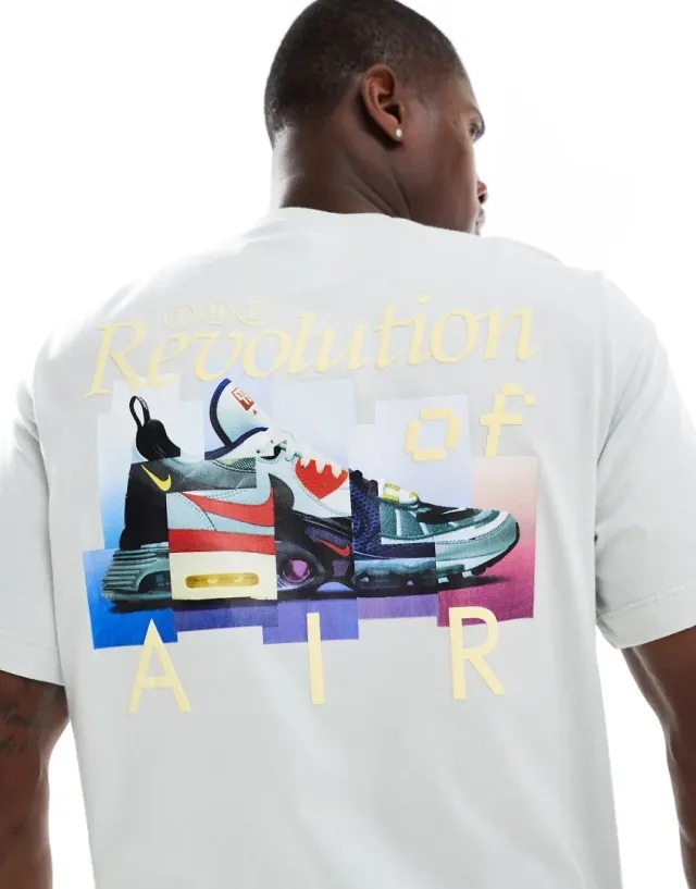 Nike Graphic T-Shirt In Light Green-Silver
