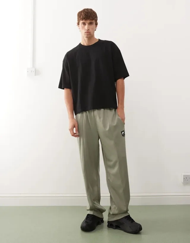 Nike Air Straight Leg Joggers In Green-Black
