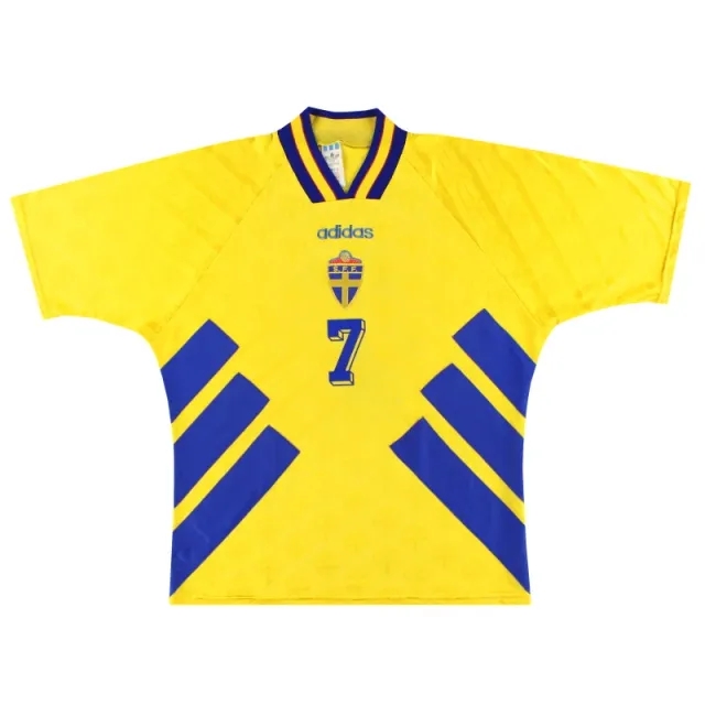 1994-96 Sweden adidas Home Shirt Larsson #7 L - Sweden / Very Good 